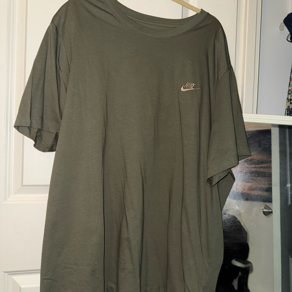 Nike Men's Dark Olive Short Sleeve Tee